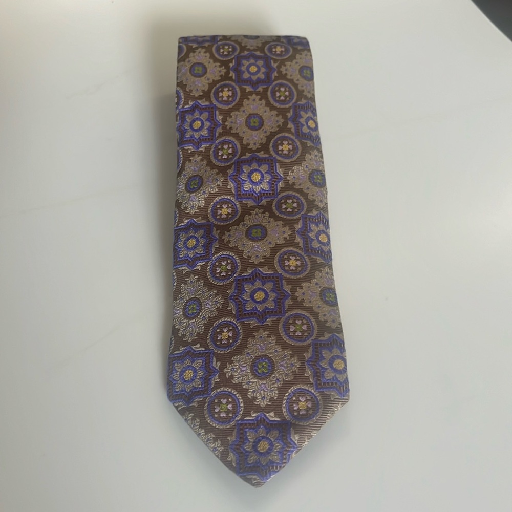 Holland and Sherry tie